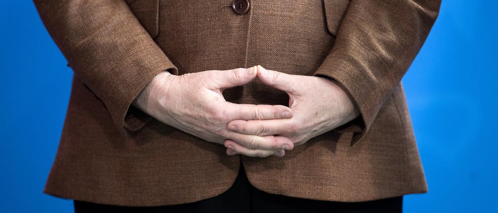 Geste der Macht. Die Merkel-Raute der Bundeskanzlerin werten Beobachter als Symbol der souveränen Besonnenheit.