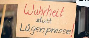 Kaum eine Demonstration der „Gida-Bewegung“, in der die Medien nicht angegriffen werden. Meistens, nicht immer, bleibt es bei verbalen Attacken.