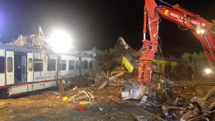 Der Zugunfall am Bahnhof in Andria. 