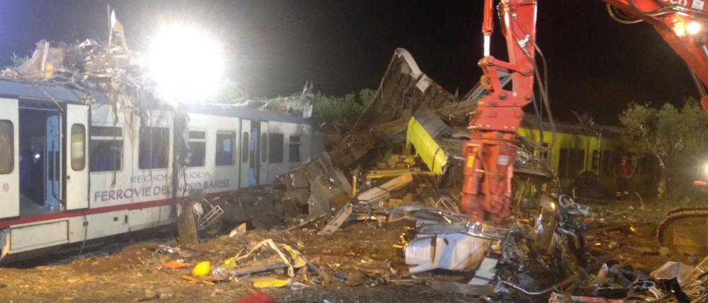 Der Zugunfall am Bahnhof in Andria.