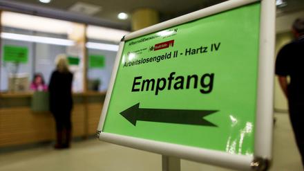 Oft ein schwerer Gang: Empfangsschalter einer Arbeitsagentur.