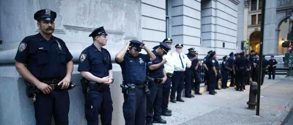 Nach den Todesschüssen von Dallas sorgen sich US-Polizisten um ihre Sicherheit.