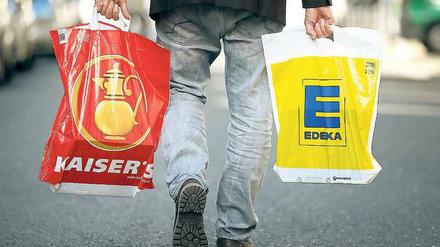 Ein Düsseldorfer Gericht hat die Ministererlaubnis für die Fusion von Edeka mit Tengelmann gestoppt.