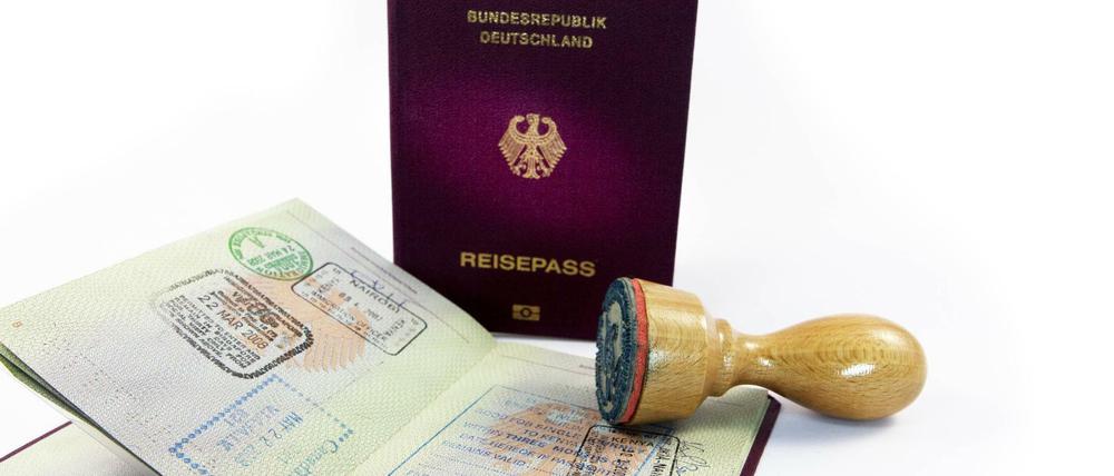 Die Zahl der Einbürgerungen geht zurück.