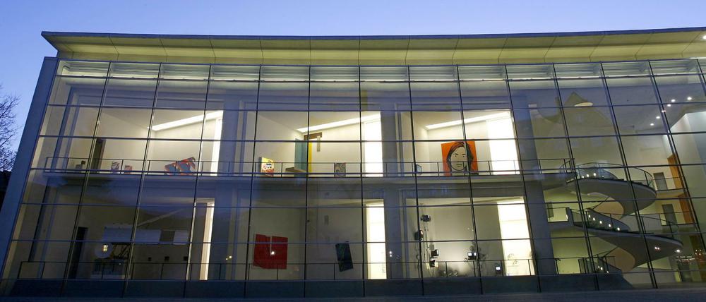 Ein Bild vom beschädigten Kreuzworträtsel-Kunstwerk gibt es leider nicht. Hier der "Tatort", das Neue Museum am Nürnberger Klarissenplatz. Bildfunk+++
