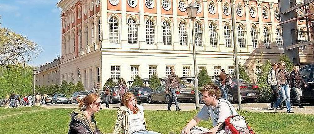 Historisches Ambiente. Der Campus der Uni Potsdam am Neuen Palais.
