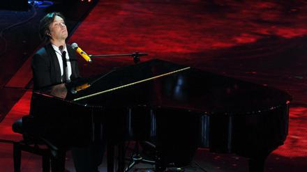 In seinem Element: Rufus Wainwright am Piano. 