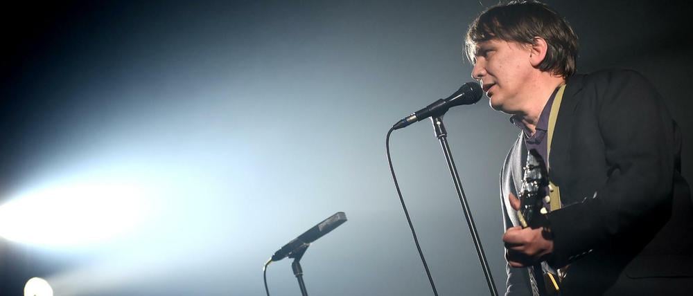 Strahlermann. Sven Regener, Sänger der Band Element of Crime, hier bei einem Auftritt von Element of Crime 2015 im Tempodrom.