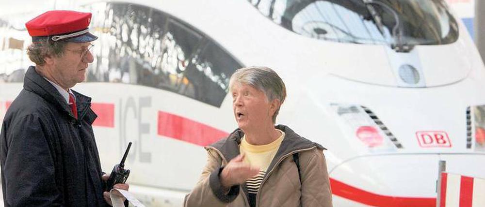 Unzufrieden. Verspätungen, Ausfälle, Servicemängel – Bahn-Kunden finden oft Anlässe zur Kritik. Doch es werden weniger. 
