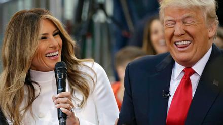 Die Frau an seiner Seite soll weibliche Wähler ansprechen: Ehefrau Melania Trump. 