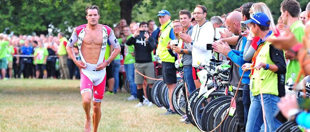 Jan Frodeno unterbot den alten Weltrekord von Andreas Raelert um fast sechs Minuten.