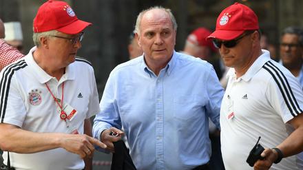 Uli Hoeneß im Mai beim Empfang des Pokalsiegers FC Bayern auf dem Rathausbalkon in München.