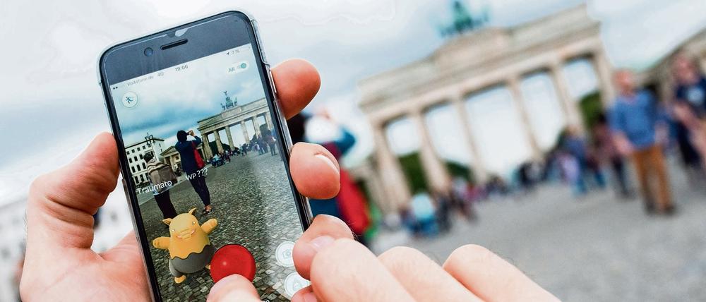 Das Smartphone-Spiel Pokémon kann seit Mittwoch auch in Deutschland heruntergeladen werden.