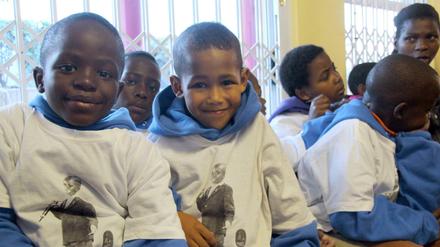 Viele Kinder, wie diese in einem Kinderheim bei Johannesburg, werden durch Aids zu Waisen. Häufig sind sie selbst infiziert.
