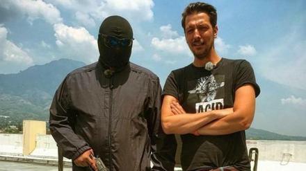 Thilo Mischke trifft in El Salvador einen Polizisten, der nach Feierabend das Gesetz in einer Death Squad selbst in die Hand nimmt.