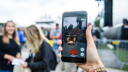 Das Smartphone-Spiel Pokémon kann seit Mittwoch auch in Deutschland heruntergeladen werden.