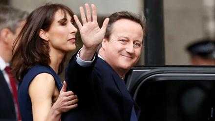 David Cameron und seine Frau Samantha sagen Good Bye.
