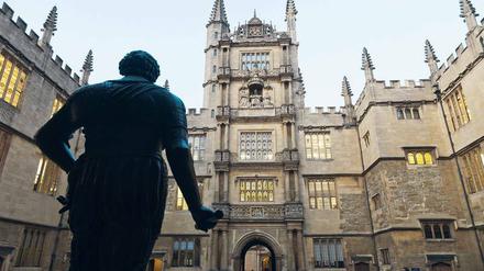 An britischen Unis gehen weniger Bewerberzahlen aus ganz Europa ein.