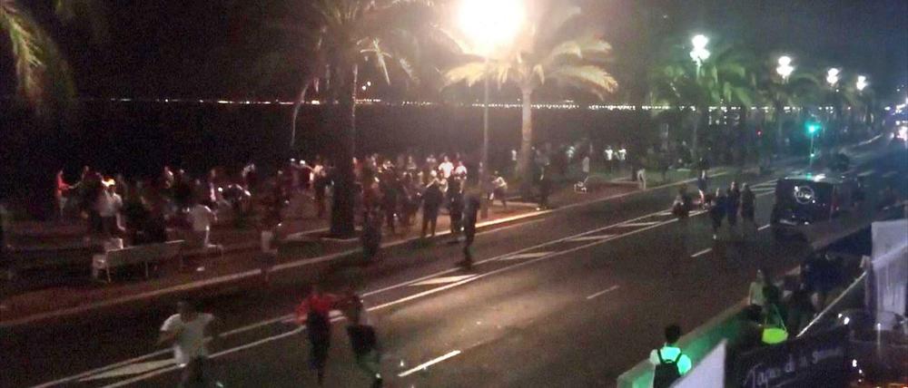 Die ersten Bilder vom Terroranschlag in Nizza wurden per Twitter verbreitet.