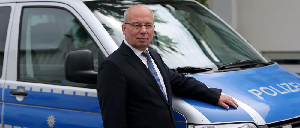 Klare Worte: Der Bundesvorsitzende der deutschen Polizeigewerkschaft Rainer Wendt, der sich in der ARD-Vorabendserie "Rentnercops" selbst spielt.