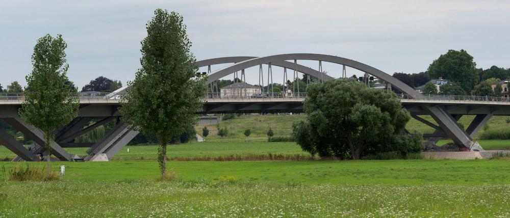 Die Waldschlößchenbrücke in Dresden (Sachsen), aufgenommen am 12.07.2016.