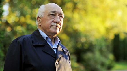 Fethullah Gülen war ein Verbündeter des türkischen Präsidenten Recep Tayyip Erdogan. Doch vor drei Jahren trennten sich ihre Wege. Seither bekämpft Erdogan Anhänger Gülens mit allen Mitteln. 