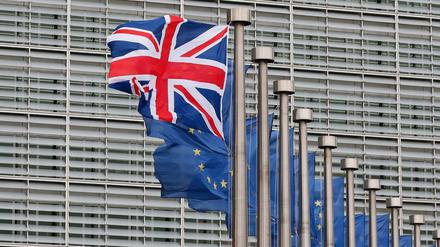 Die Flagge Großbritanniens vor dem EU-Gebäude in Brüssel.