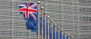 Die Flagge Großbritanniens vor dem EU-Gebäude in Brüssel. 