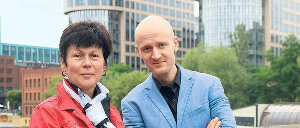 Brückenbauer. Oberstaatsatsanwältin Ines Karl und Staatsanwalt Markus Oswald wollen Vorbehalte von Nicht-Heteros gegen die Justiz abbauen. Beide sind Ansprechpartner für lesbische, schwule, bisexuelle, trans- und intergeschlechtliche Menschen.