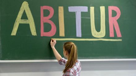 Wenig Veränderungen: Der berlinweite Schnitt im Abitur lag abermals bei 2,4 - wie meist seit Einführung des Zentralabiturs.
