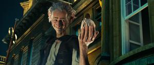 Nächtliches Abenteuer. BFG (Mark Rylance) nimmt die kleine Sophie mit auf die Londoner Träumetour. 