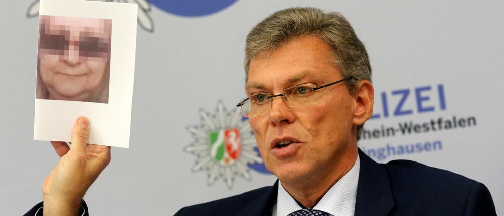 Polizeiführer Holger Haufmann informierte in Recklinghausen am Donnerstag über Einzelheiten zu dem Fall.