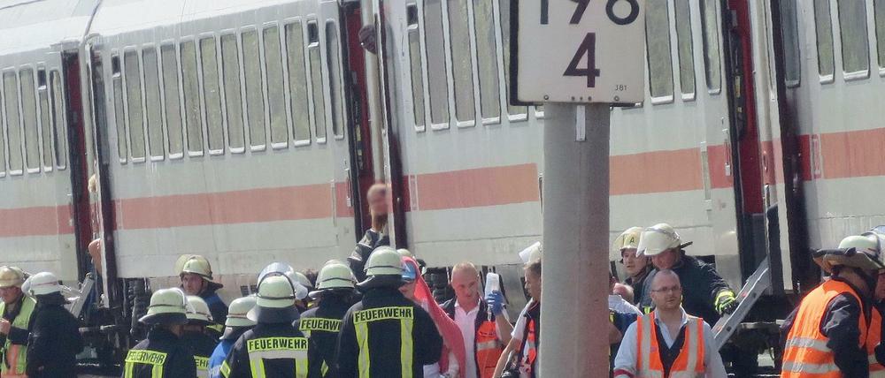 Wegen eines Defekts an der Lok fiel in dem bei Stendal liegengebliebenen Zug auch die Klimaanlage aus.