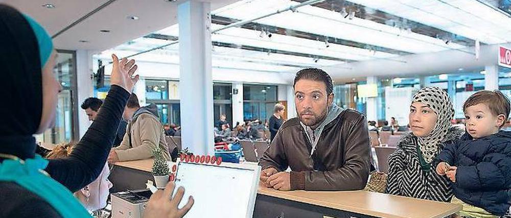 Mit der Neugründung sollten die chaotischen Verhältnisse bei der Flüchtlingsbetreuung im Landesamt für Gesundheit und Soziales (Lageso) hinter sich gelassen werden.