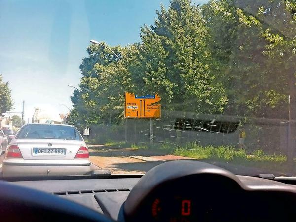 Stau in Berlin: Die Fahrt nach Usedom hat noch gar nicht richtig begonnen, da geht schon nichts mehr.