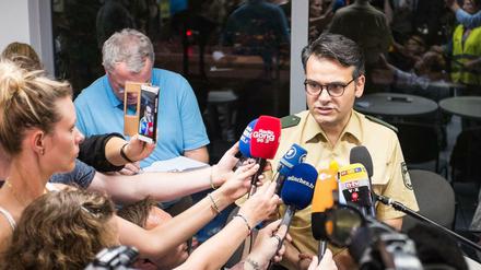 Marcus da Gloria Martins, Pressesprecher der Polizei München, am 22.07.2016 in München bei dem Einkaufszentrum, in dem Schüsse gefallen sind.