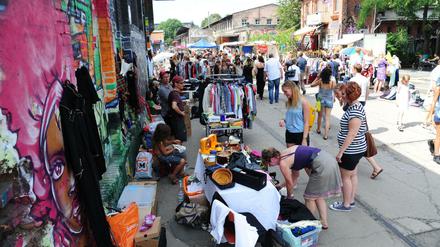 Der Flohmarkt ist ein klassischer Platz zum Handeln. Seit 2001 darf man es aber auch überall im Einzelhandel.