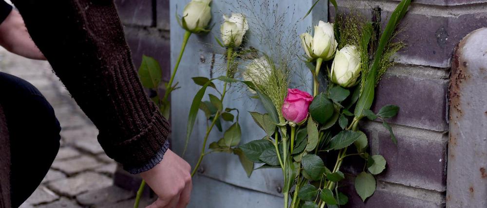 Gedenken an Terroropfer. Am Paula-Fürst-Gymnasium herrscht große Trauer über den Tod einer Lehrerin und zweier Schülerinnen. 