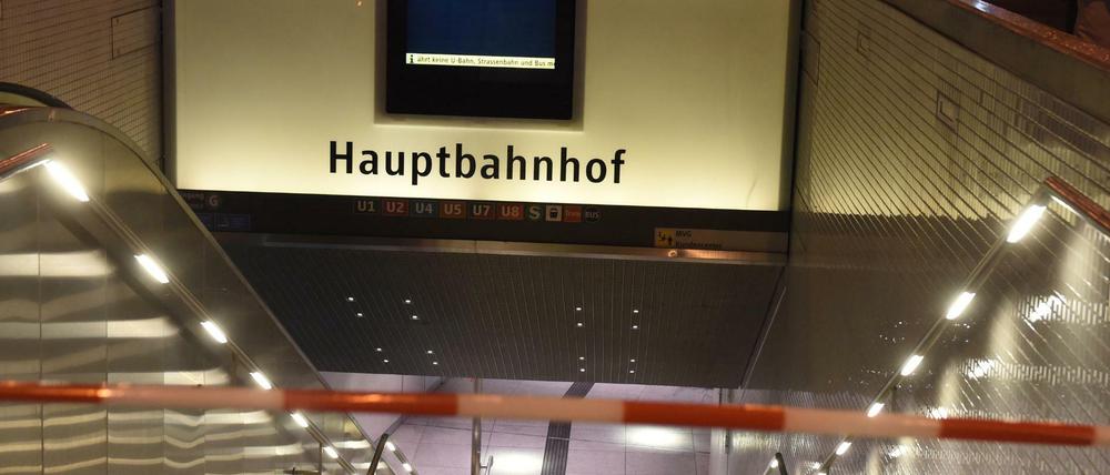 Nichts ging mehr. Der Hauptbahnhof in München wurde aus Furcht vor weiteren Anschlägen geräumt. Solche Evakuierungskonzepte gibt es auch in Berlin. 