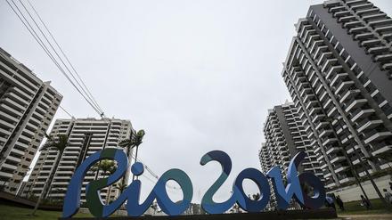 Einige Nationen haben selbst Handwerker bezahlt, um Mängel im Olympiadorf zu beheben.