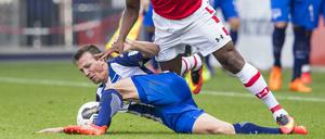 Vladimir Darida erobert gegen Alkmaar den Ball.