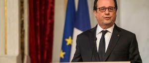 Frankreichs Präsident Hollande bei seiner Erklärung im Elysée-Palast am Freitag.