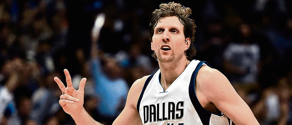 Drei? Mindestens zwei weitere Jahre spielt Dirk Nowitzki noch in Dallas.