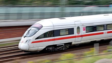 Zugfahren kann Spaß machen - ohne Stinkefüße auf dem Nachbarsitz.