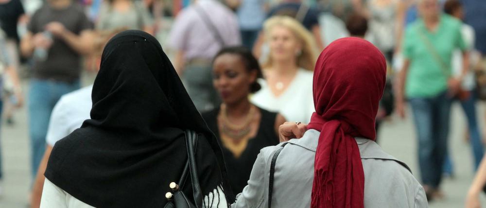Migrationsforscher streiten, wie Integration gelingen kann.
