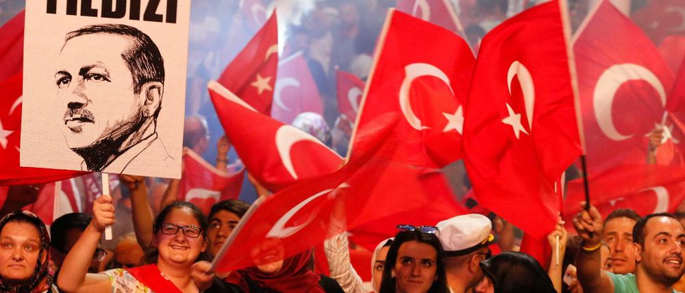 Anhänger des türkischen Präsidenten Erdogan in Istanbul