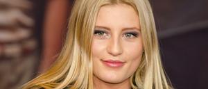 Die Schauspielerin Luna Schweiger posieret am 16.12.2014 in Hamburg vor der Premiere des Kinofilms "Honig im Kopf".