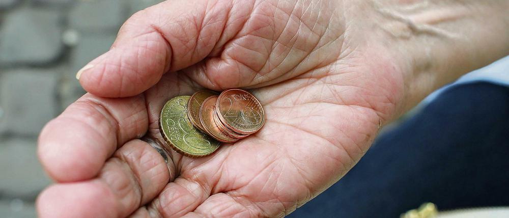 Manchmal reicht das Geld im Alter nicht. 