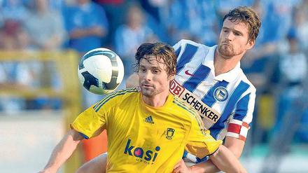 Hertha gegen Bröndby im Jahnsportpark? Gab es schon einmal vor sieben Jahren. Hier rechts im Bild: Arne Friedrich.