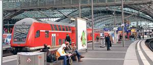 Der Zug hält in Köpenick. Das wünschen sich zumindest Bundestagsabgeordnete für den Regionalexpress. Nicht nur die Fahrt zum Hauptbahnhof ginge schneller. 